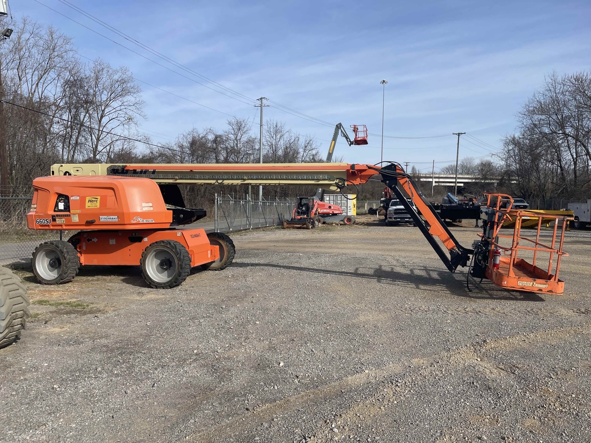 2018 JLG 660SJ