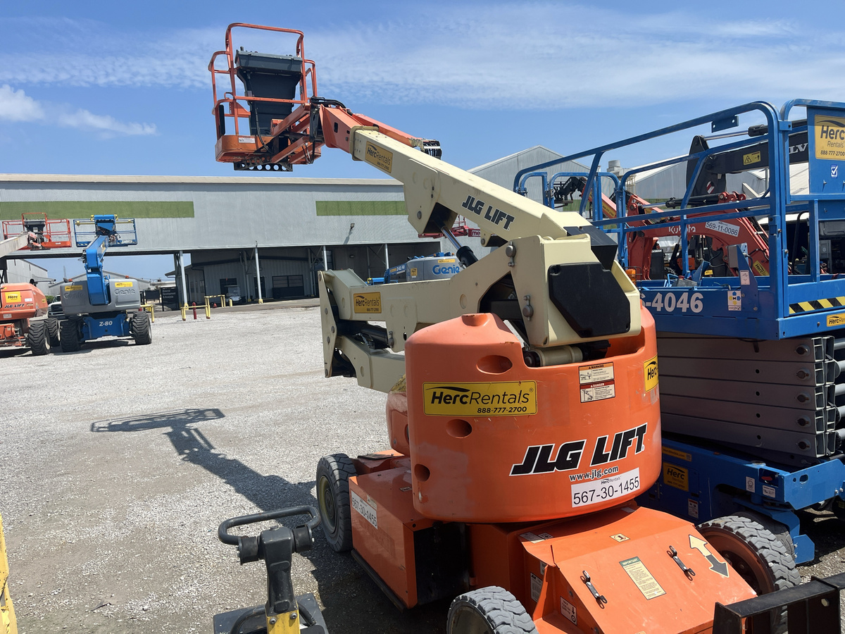 2016 JLG E400AJPN-3