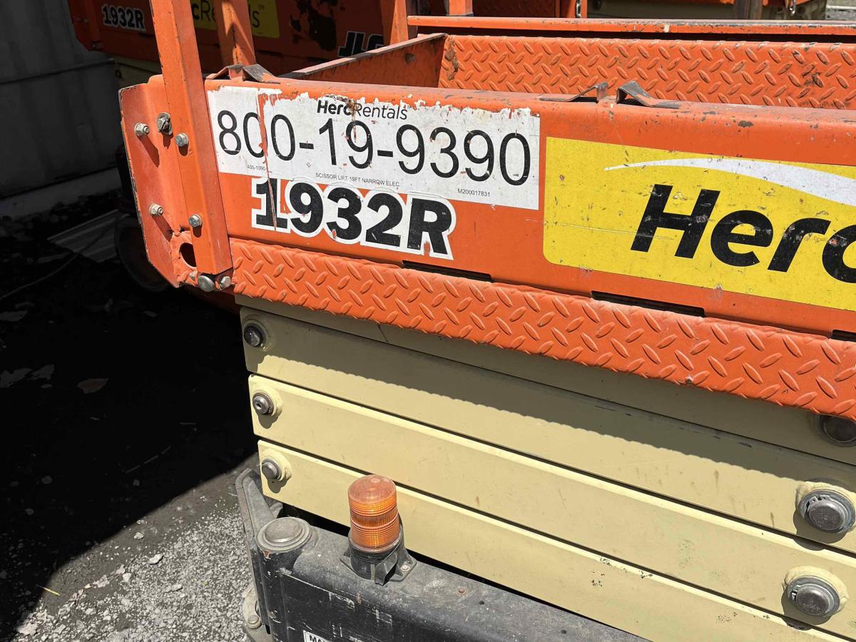 2018 JLG 1932R
