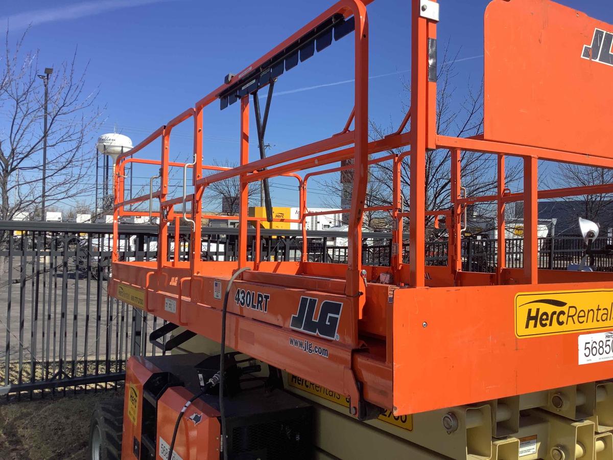 2018 JLG 430LRT
