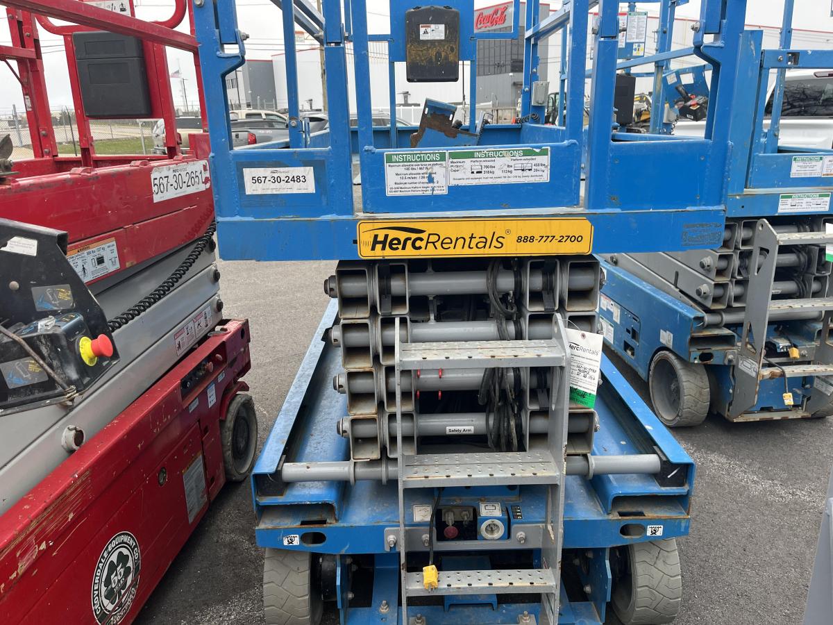 2018 Genie GS-3246