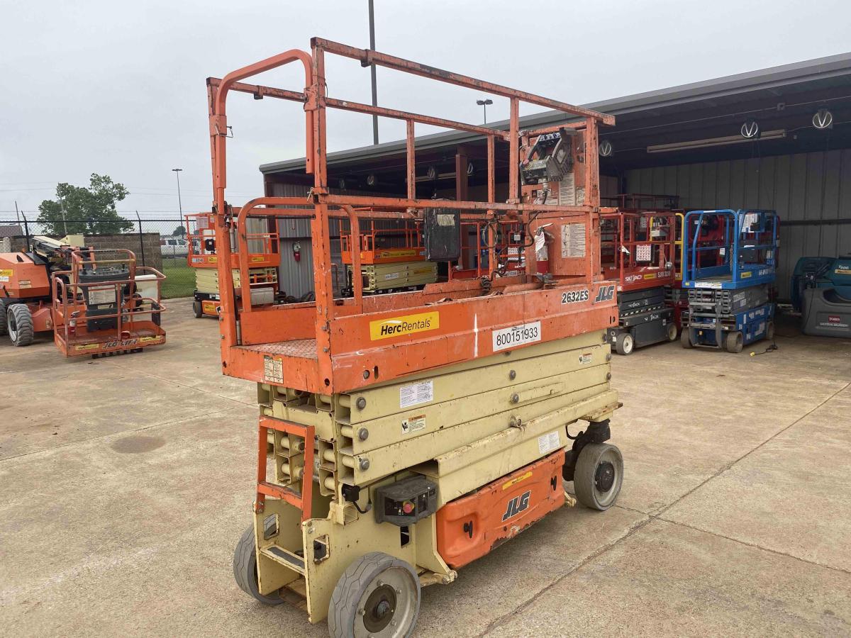 2017 JLG 2632ES