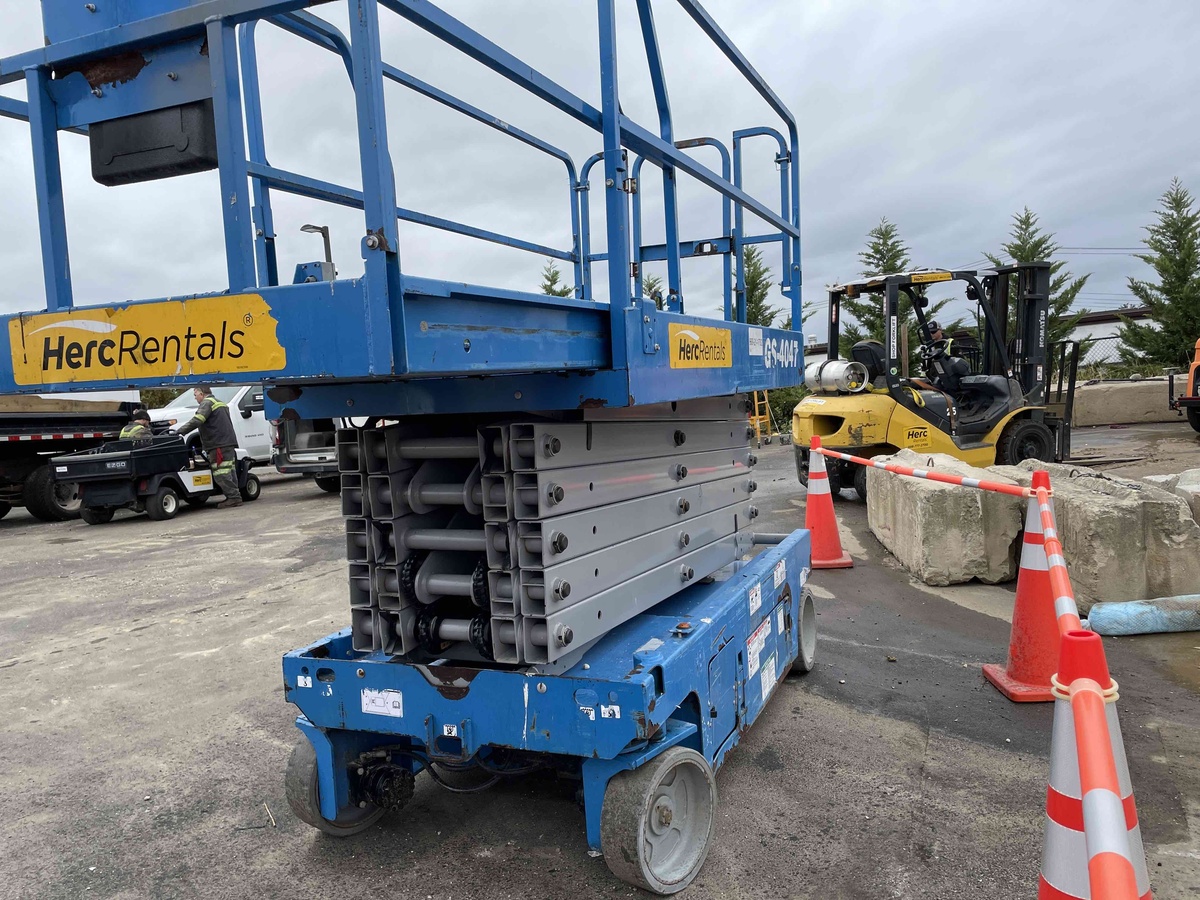 2018 Genie GS-4047-2