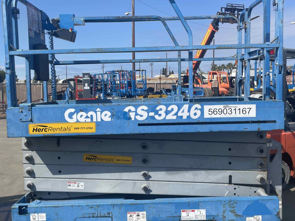 2016 Genie GS-3246