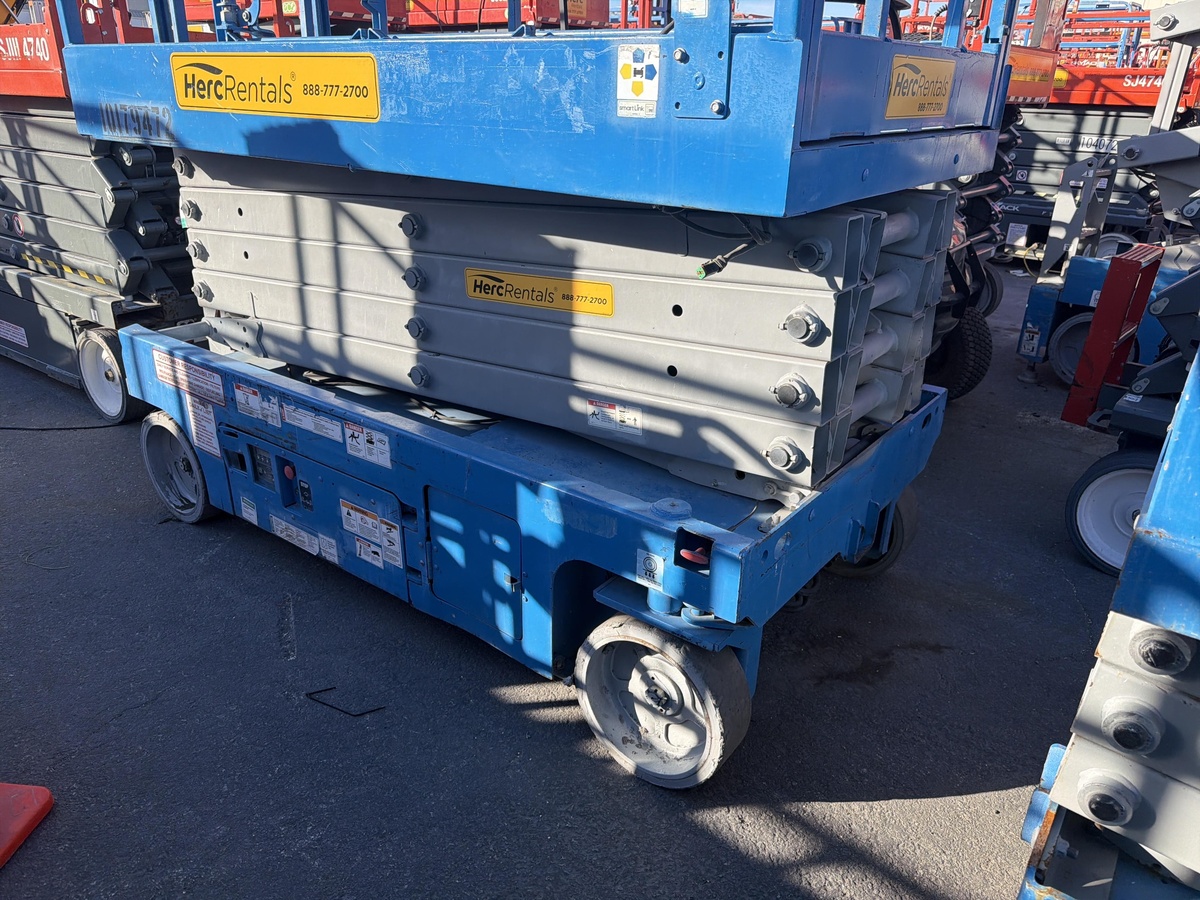 2016 Genie GS-3246