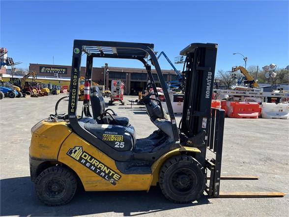 2017 Komatsu FG25T-16