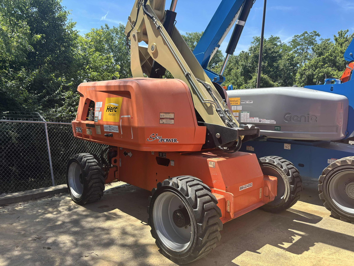 2018 JLG 600S-4
