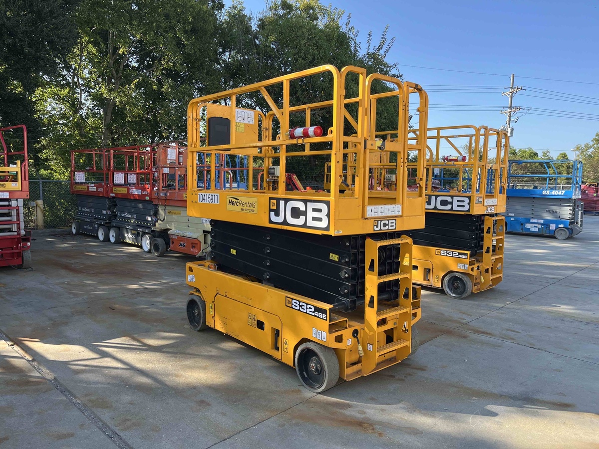 2023 JCB S3246E-4