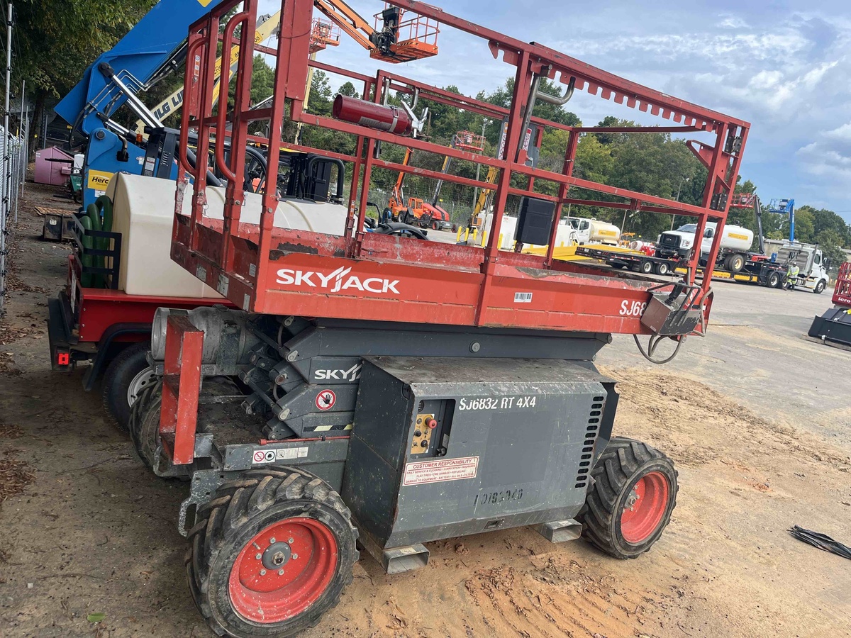 2016 Skyjack SJ-6832RT-3
