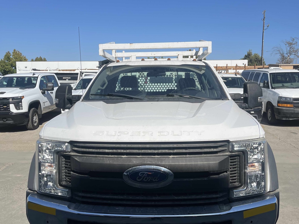 2019 Ford F550-3