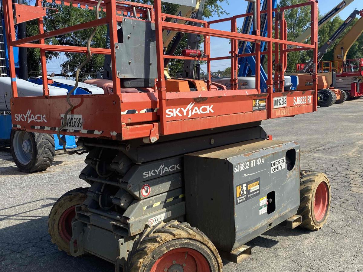 2016 Skyjack SJ-6832RT-1