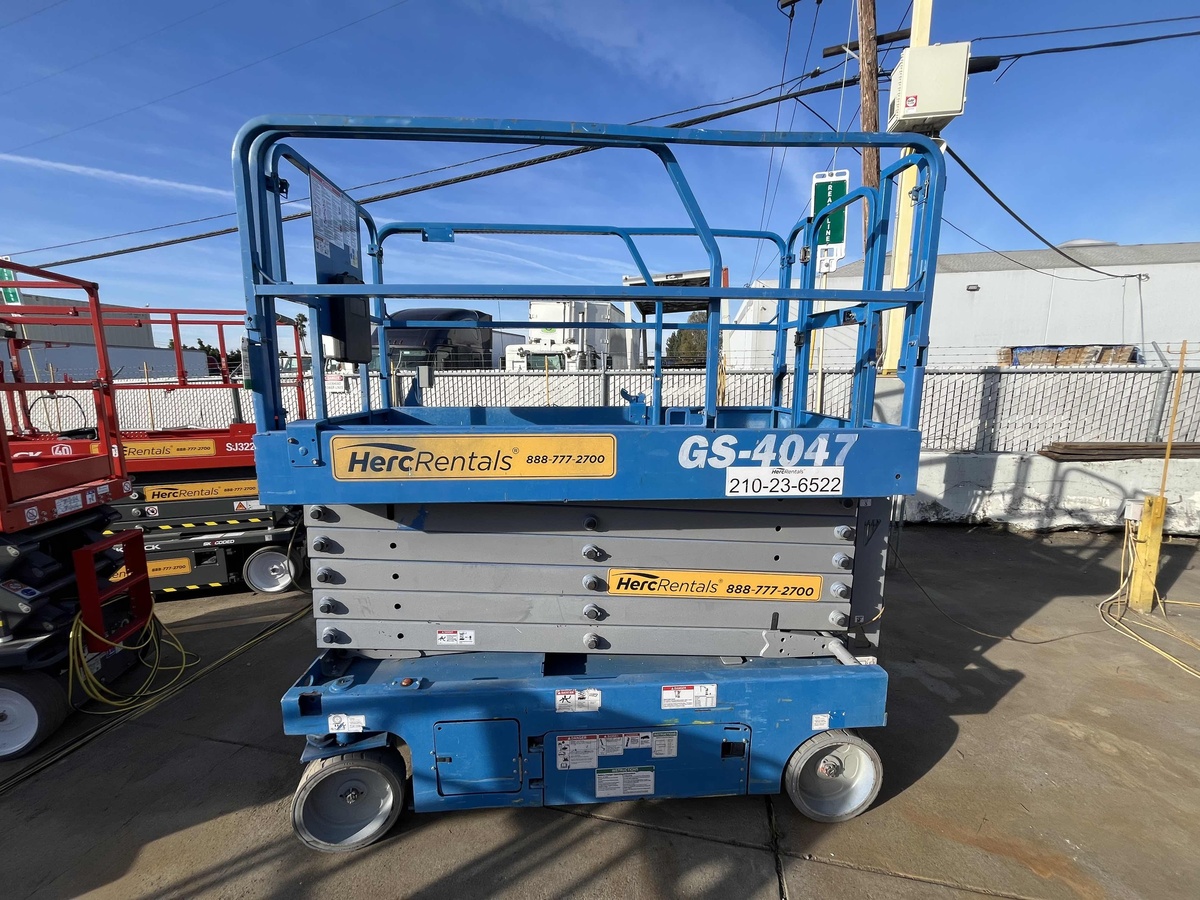 2018 Genie GS-4047