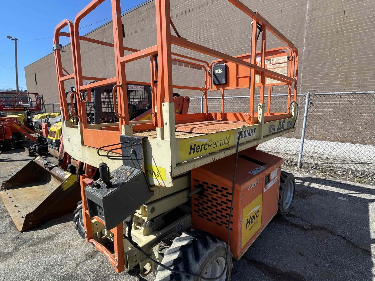 2017 JLG 260MRT