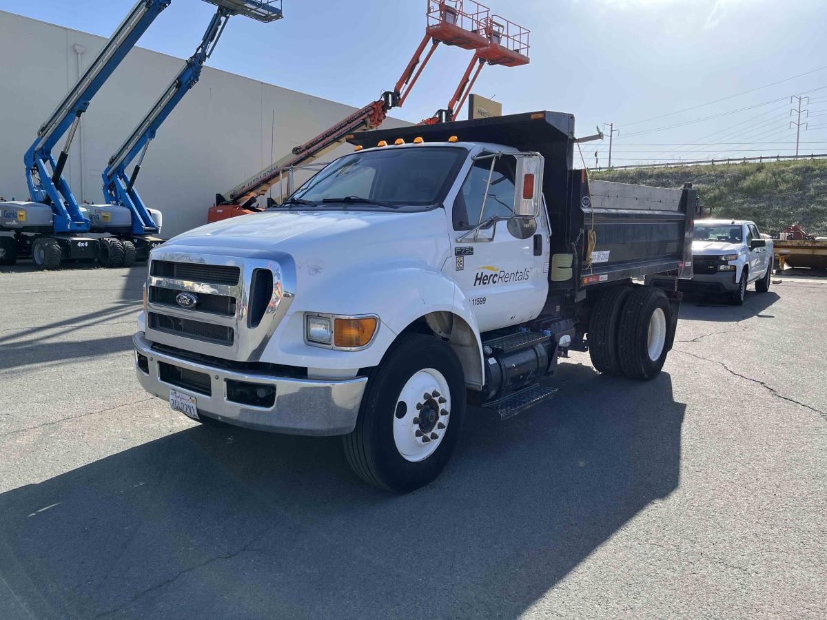 2015 Ford F750-2