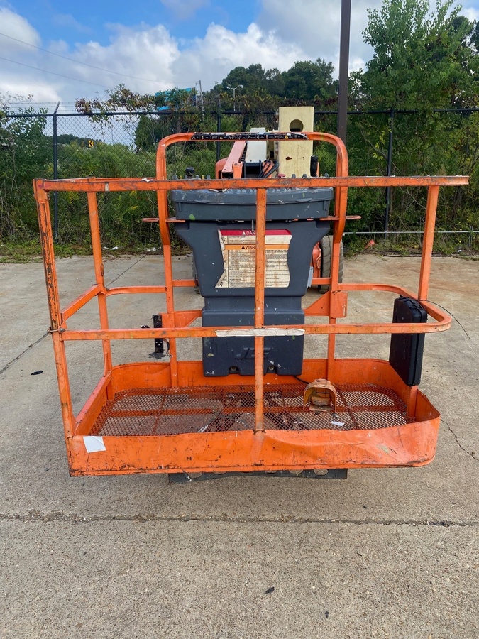 2014 JLG E450AJ-6
