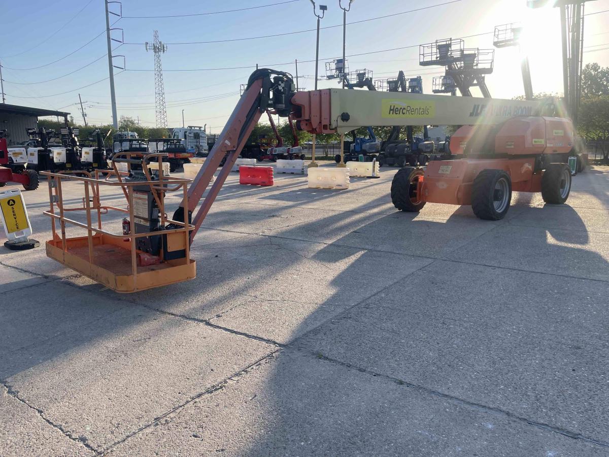 2017 JLG 1200SJP