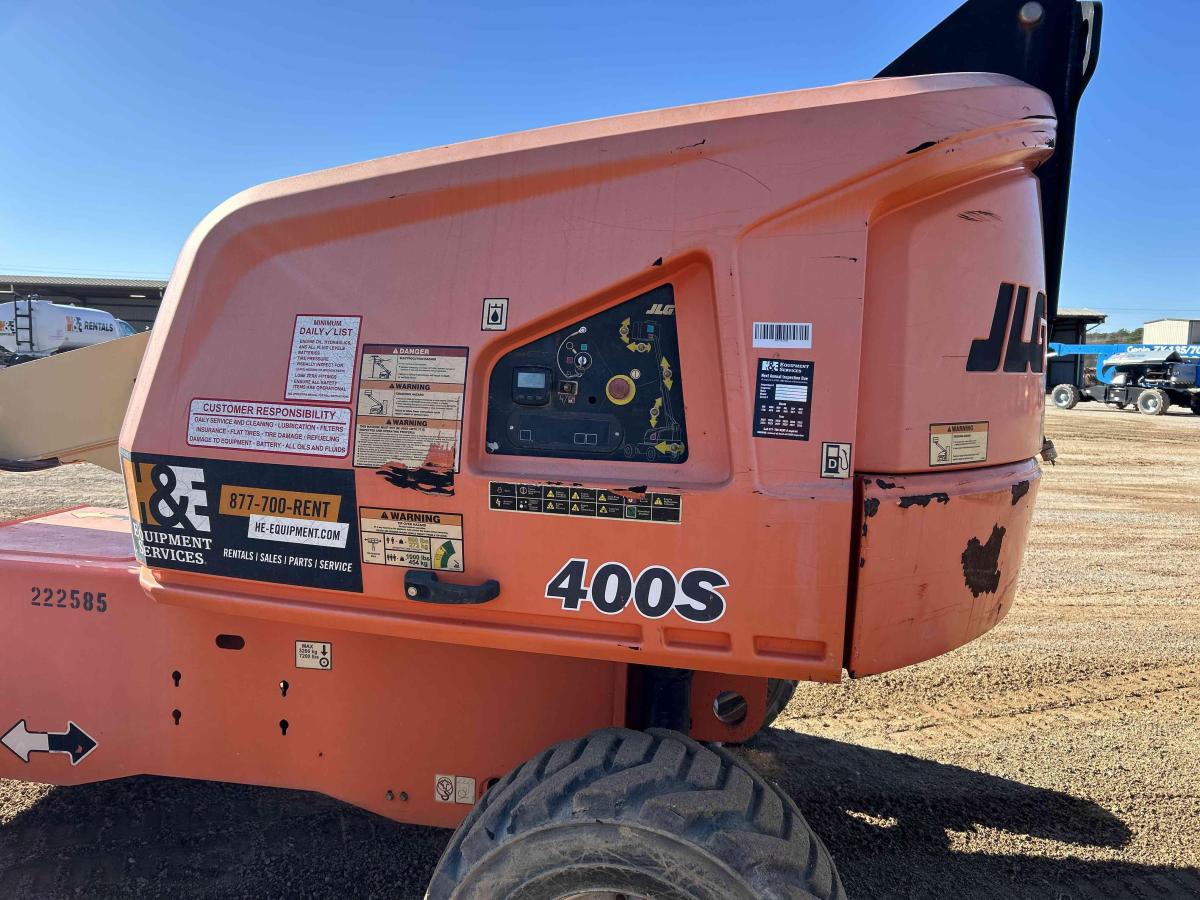 2016 JLG 400S