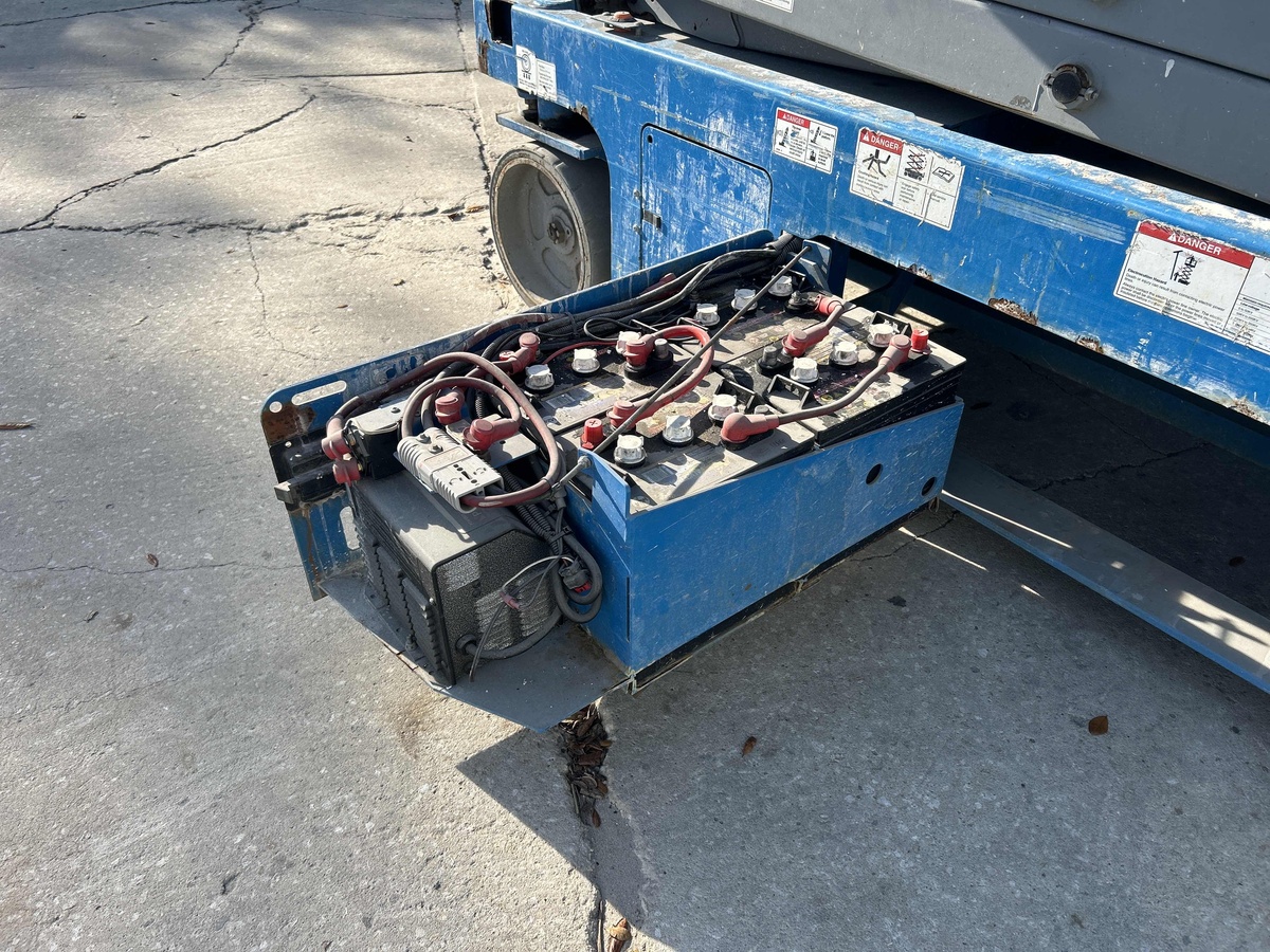 2018 Genie GS-3246-8