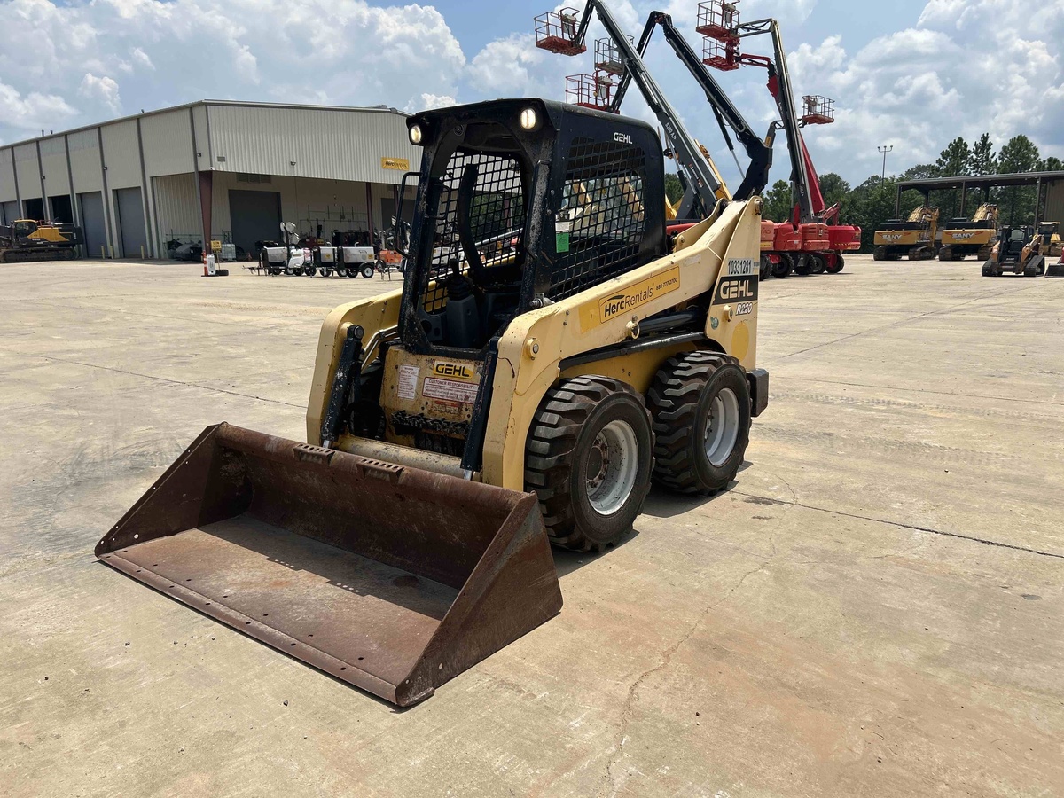 2021 Gehl R220-11