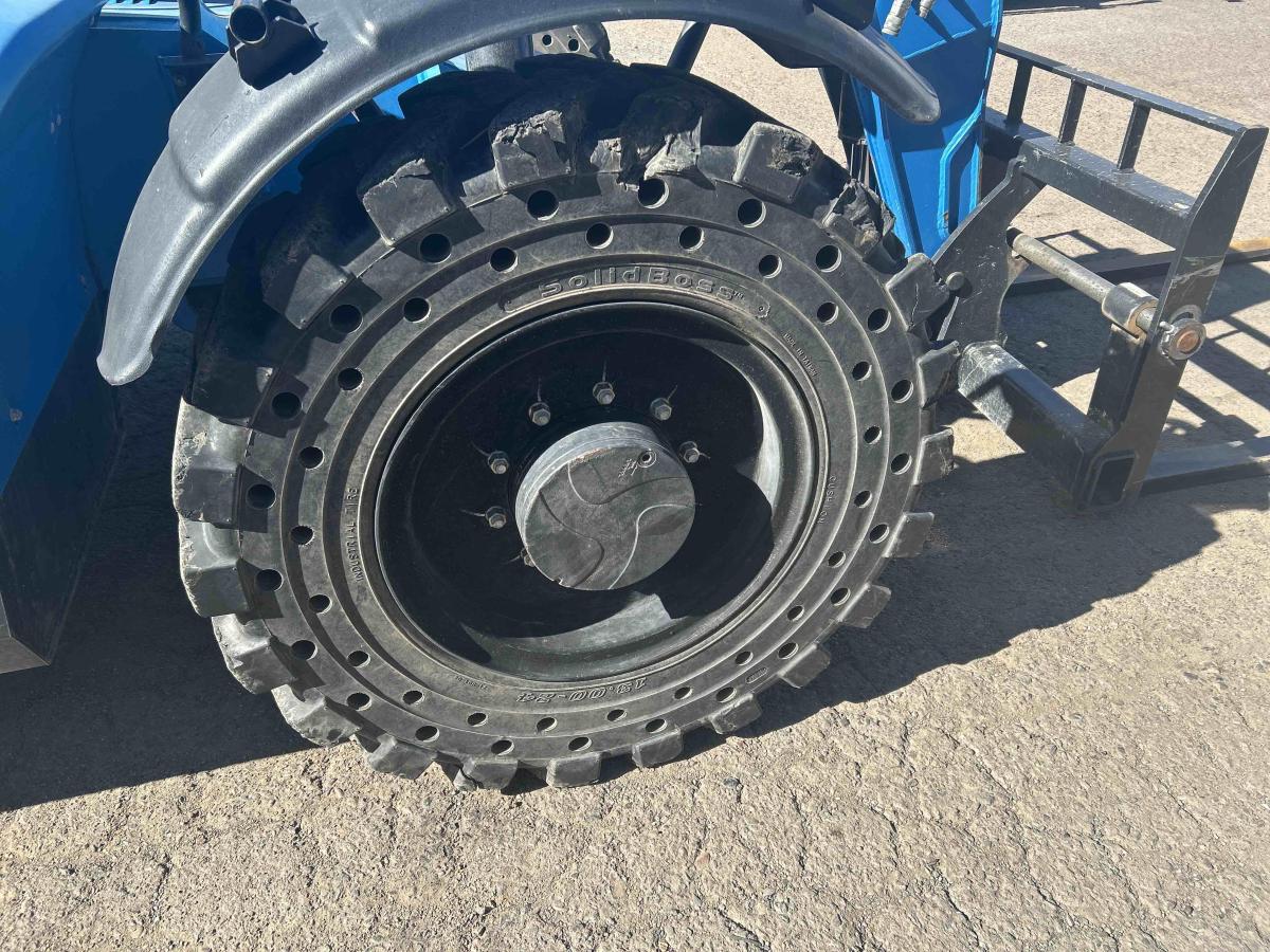 2017 Genie GTH 844