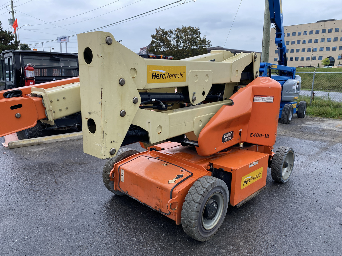 2015 JLG E400AJP-12