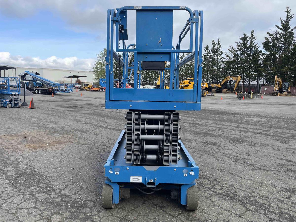 2017 Genie GS-4047