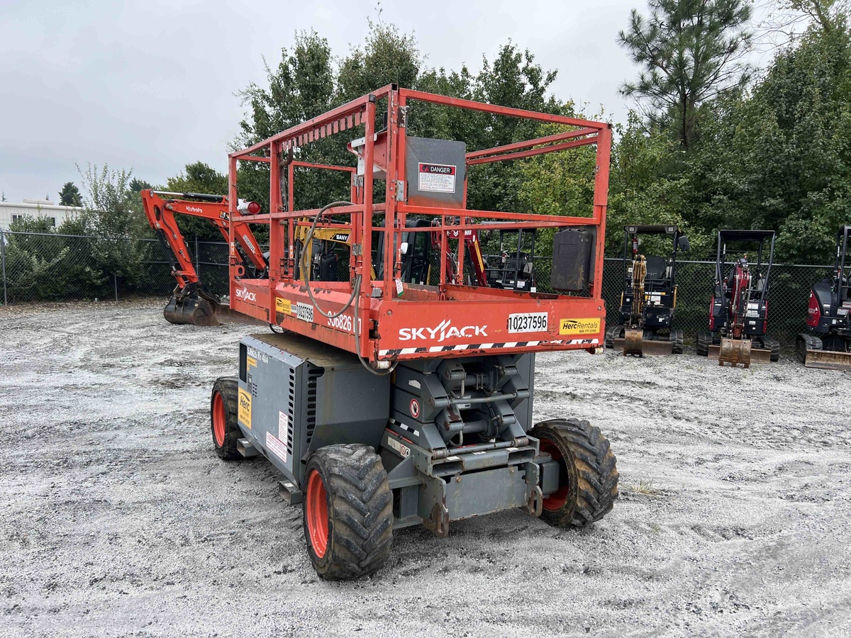 2018 Skyjack SJ-6826RT-4