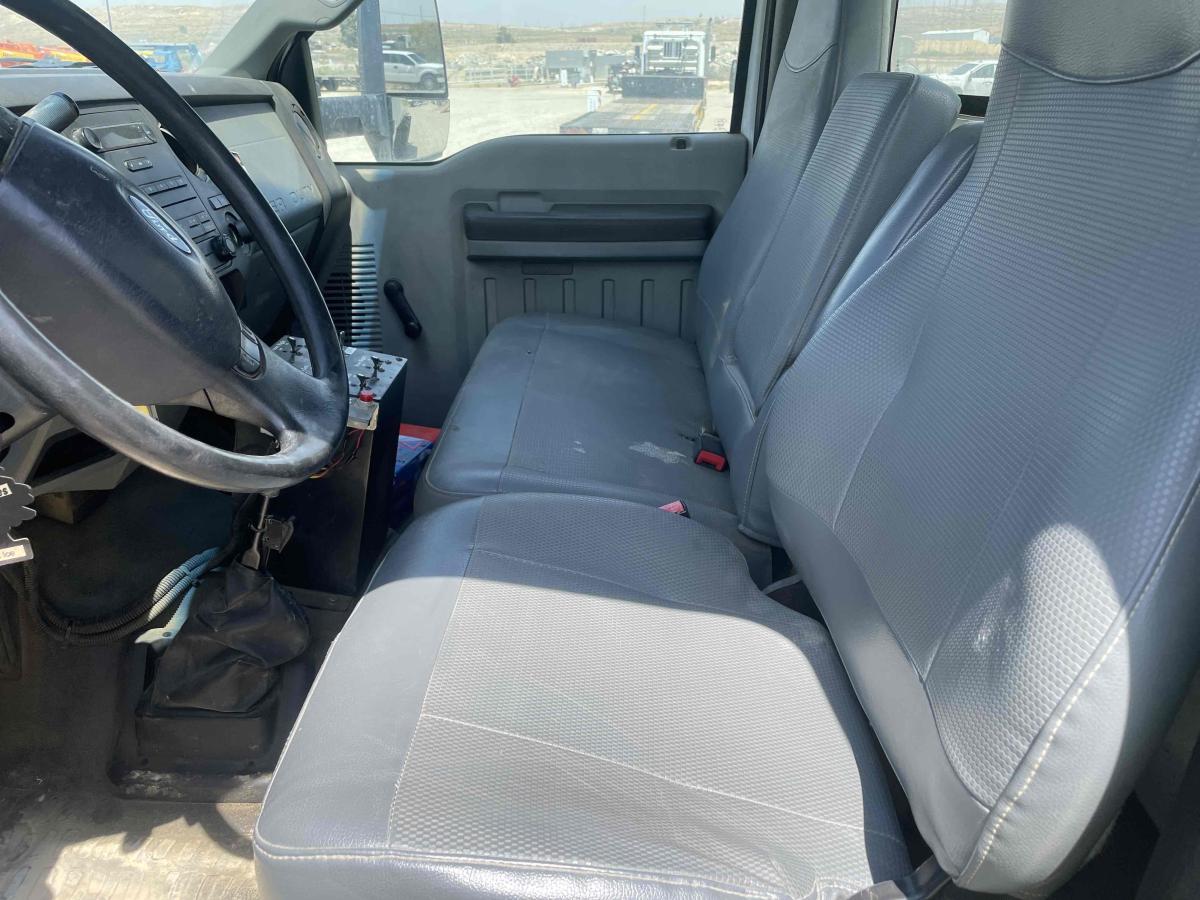 2015 Ford F650-4