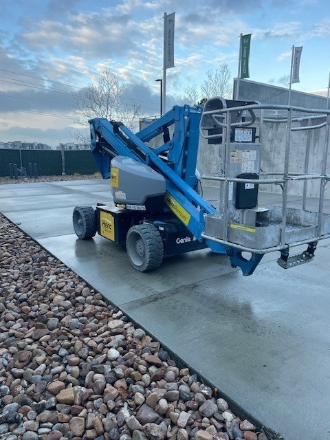 2017 Genie Z-33/18-2