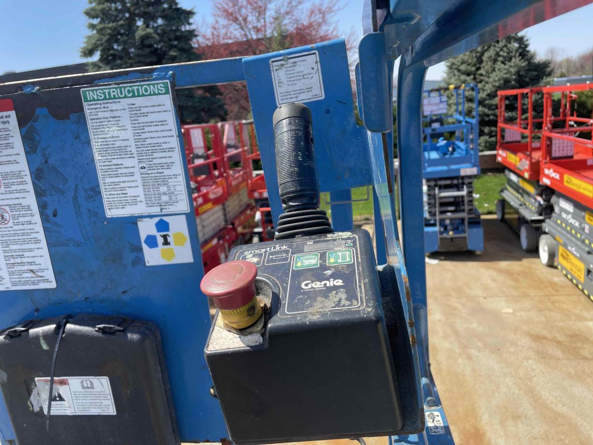2018 Genie GS-3246