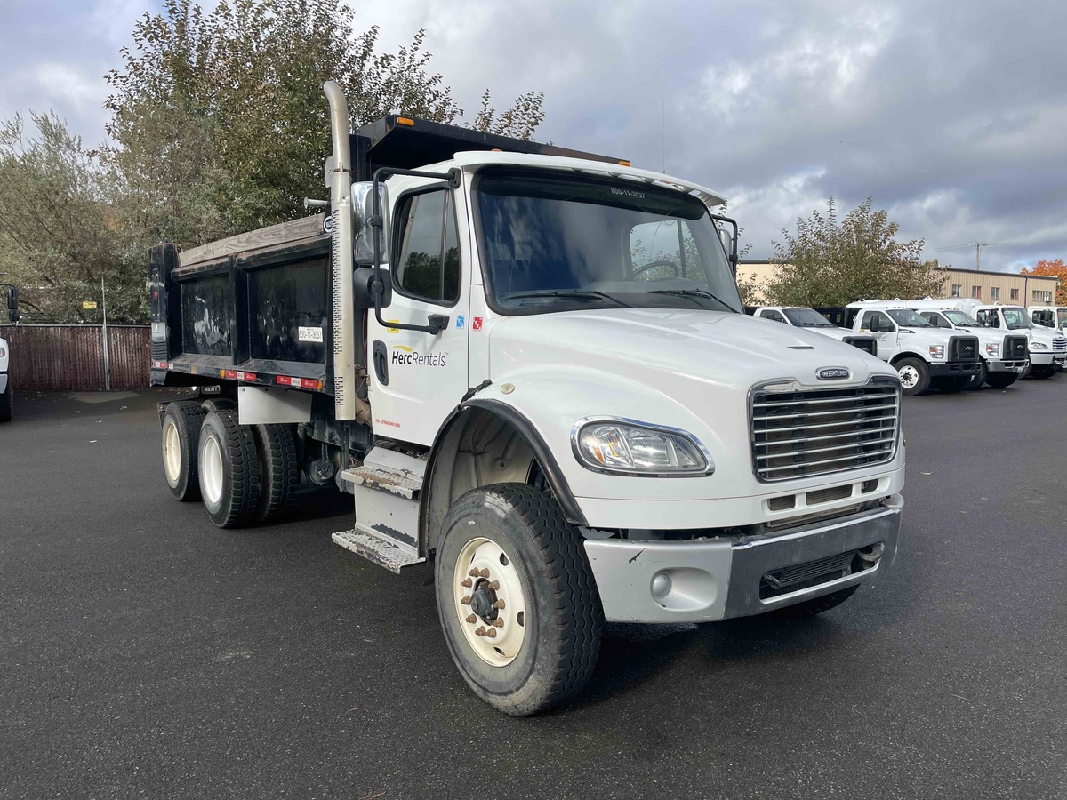 2017 Freightliner M2106-5