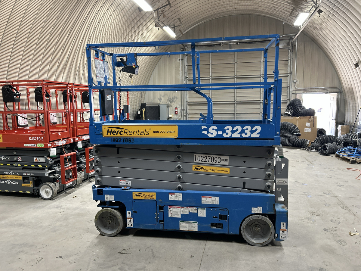 2017 Genie GS-3232-2