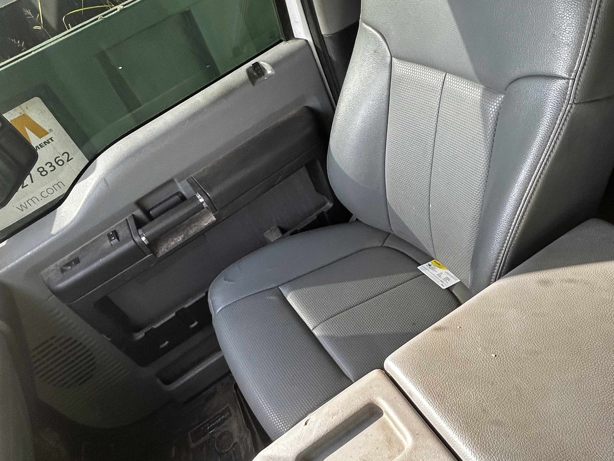 2016 Ford F550-1