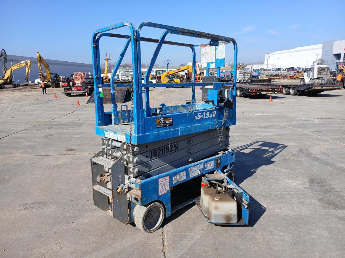 2017 Genie GS-1930-8