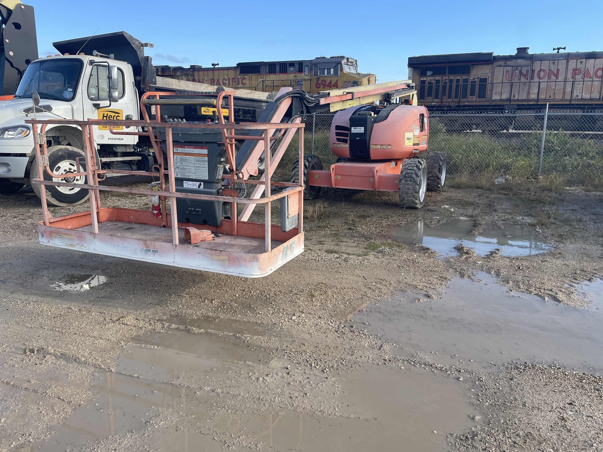 2017 JLG 600AJ-3