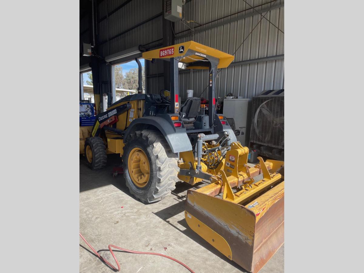 2017 John Deere 210LEP