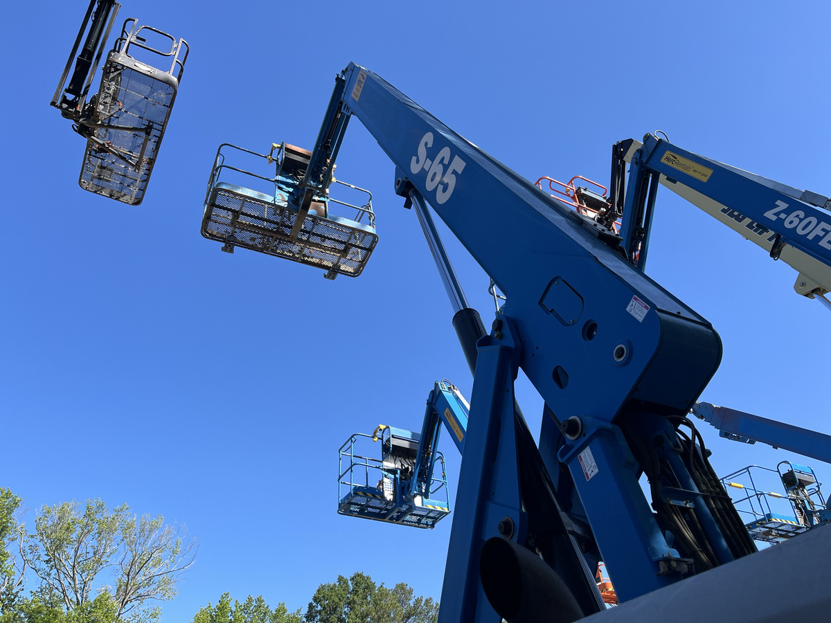 2018 Genie S-65