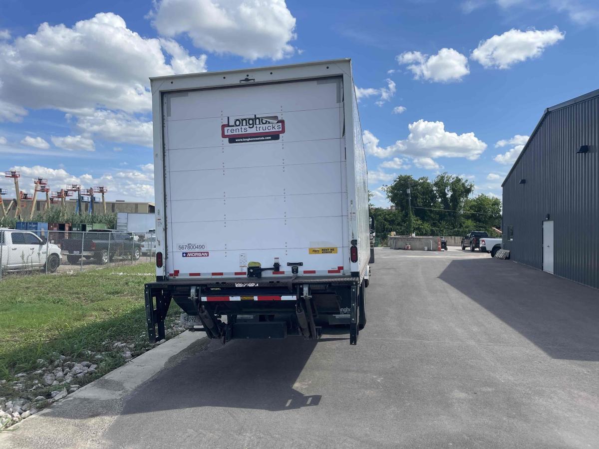 2021 Freightliner M2106-3