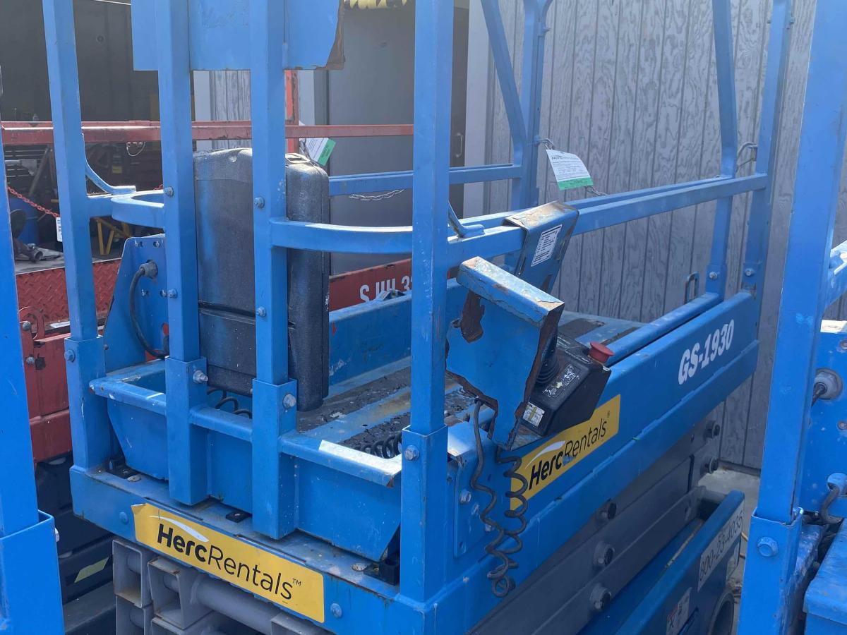2018 Genie GS-1930