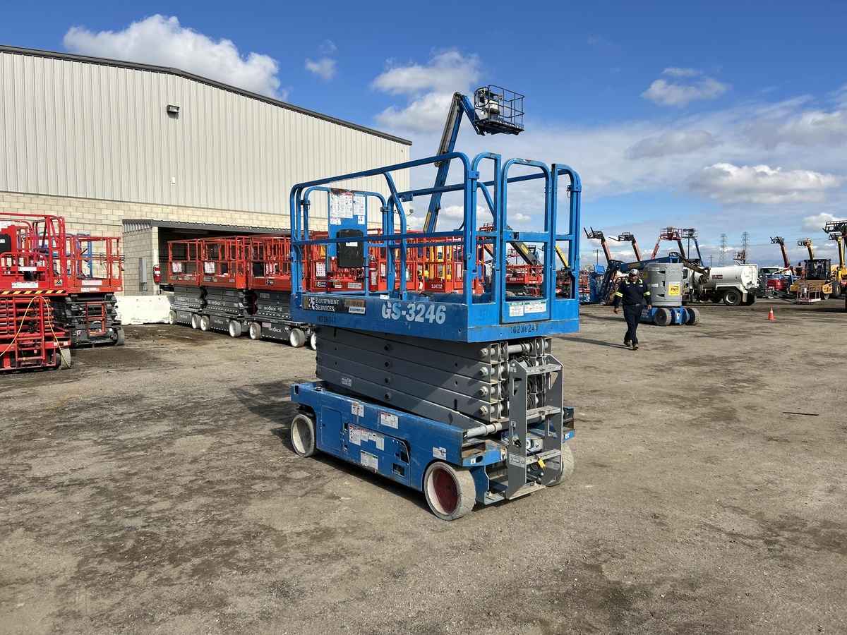 2018 Genie GS-3246-4