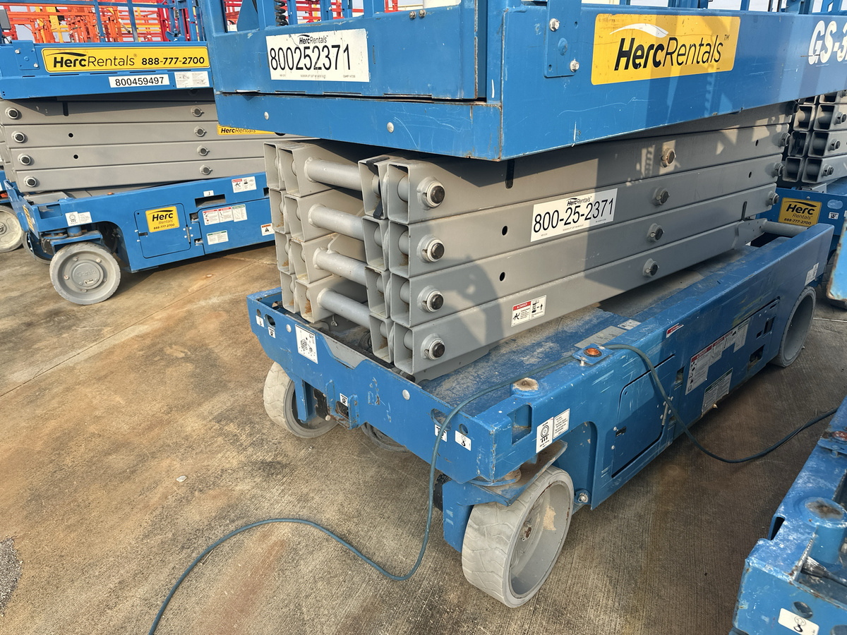 2019 Genie GS-3246-4