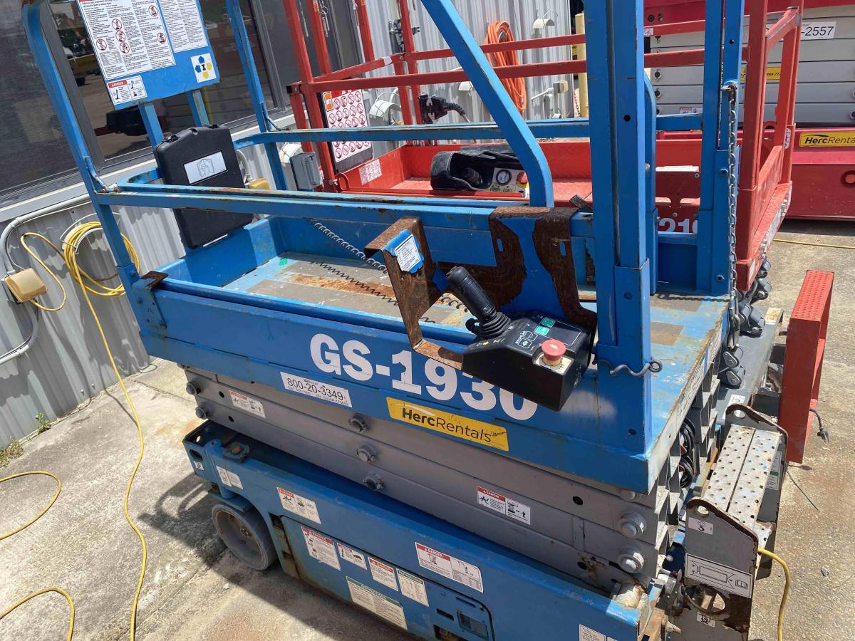 2018 Genie GS-1930
