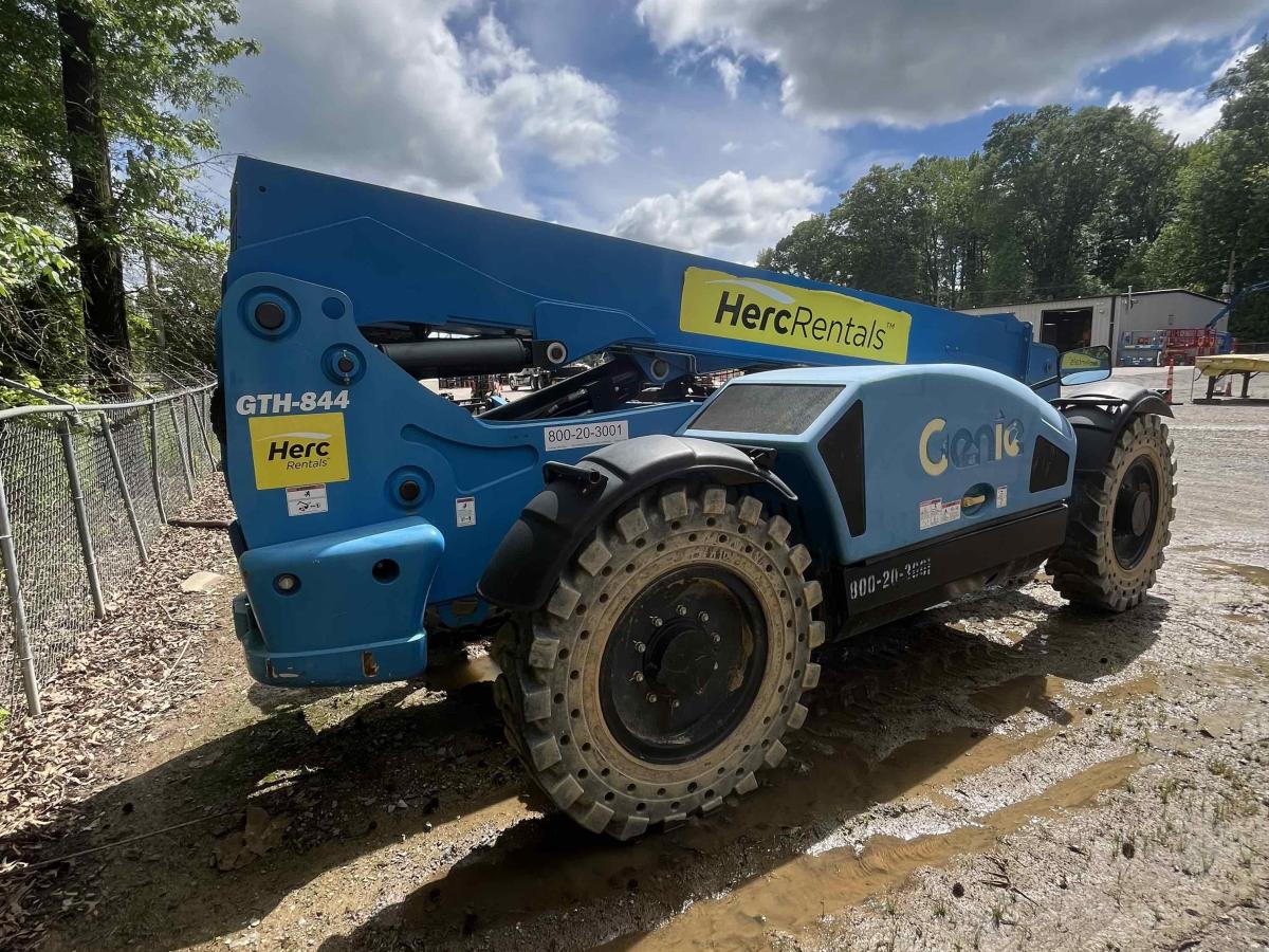 2018 Genie GTH 844