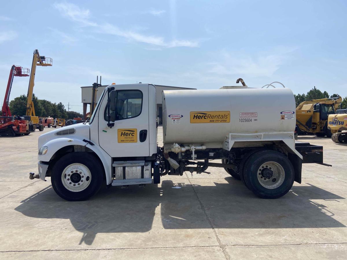 2019 Freightliner M2106-6