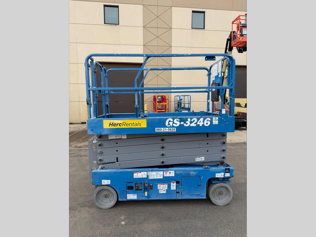 2018 Genie GS-3246