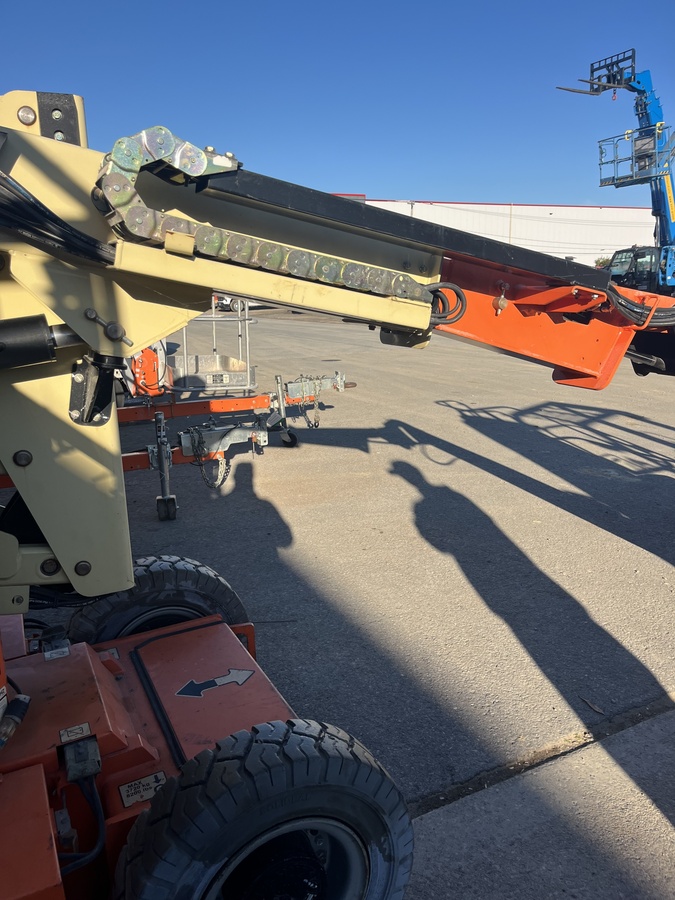2015 JLG E300AJP-4