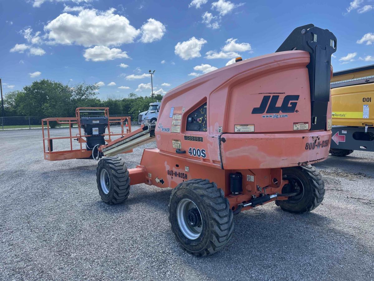 2016 JLG 400S