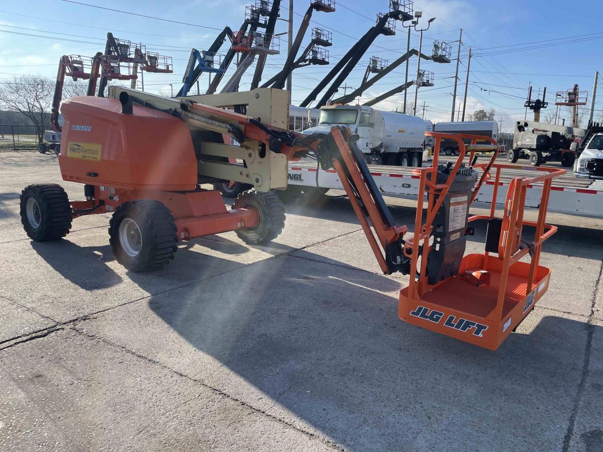 2017 JLG 450AJ-3