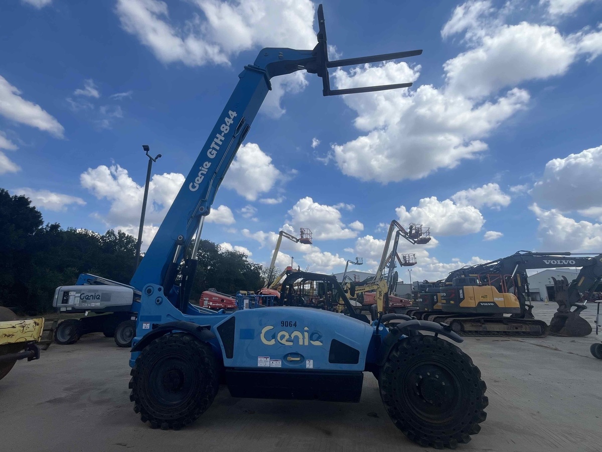 2018 Genie GTH 844-4