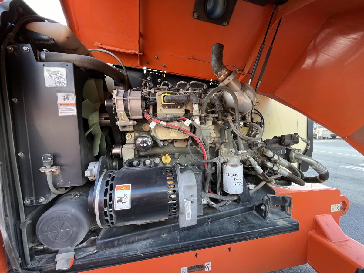 2015 JLG 800AJ